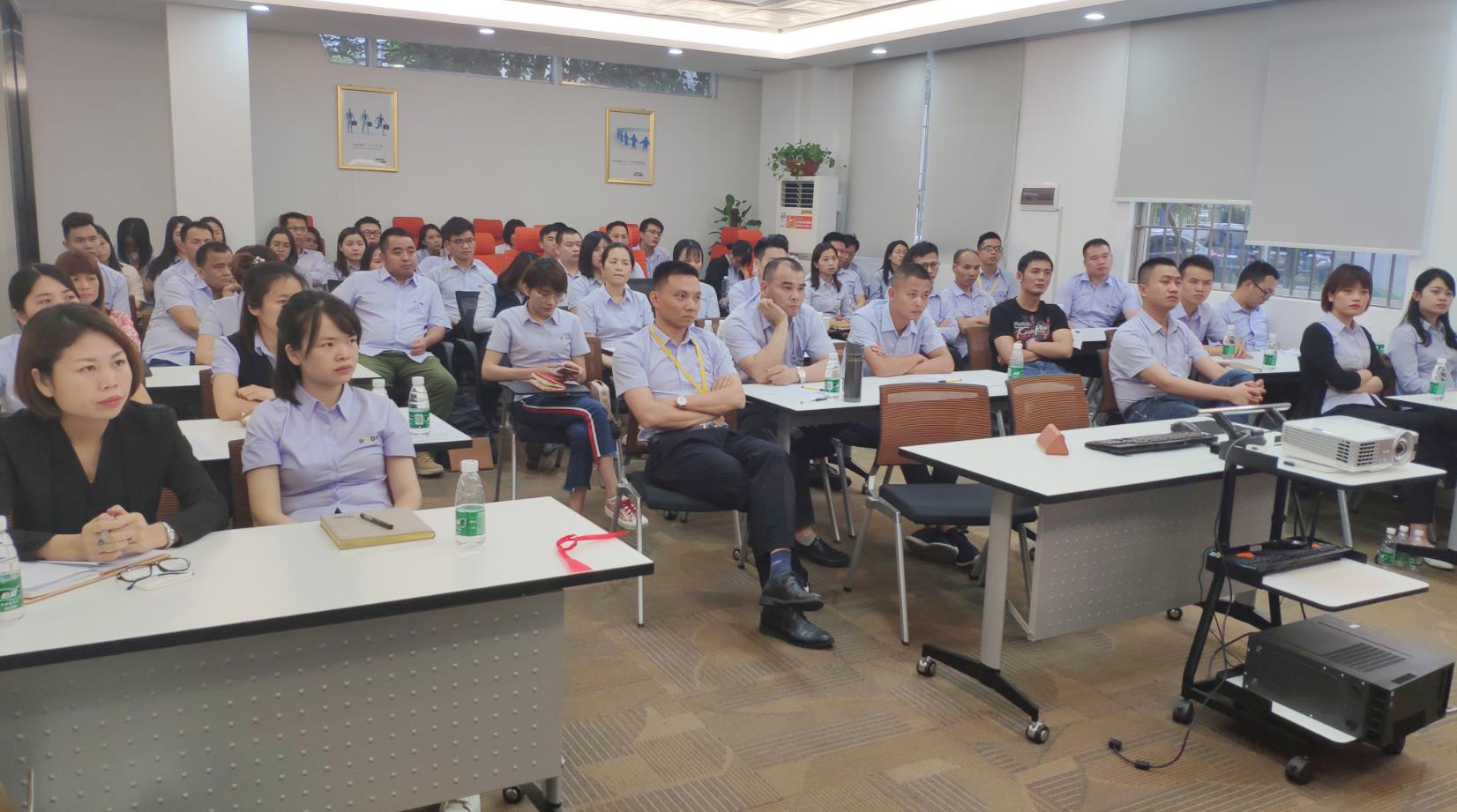 培訓(xùn)現(xiàn)場4 培訓(xùn)現(xiàn)場4